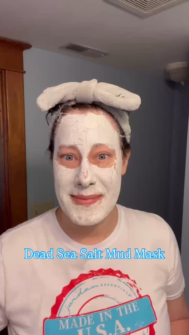 I have been enjoying using the new Dead Sea mud mask that comes in the July #joyfuljordanbox! 💚

I do find when I am consistent with using our masks 2 to 3 times a week my skin improves. I need to do another one in a few days and another one at the end of next week… I’ll share with you the improvements to see for yourself. 😀