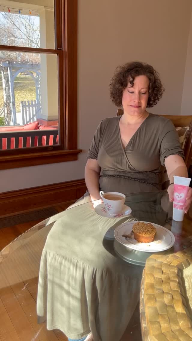 We’ve been taught that comfort = laziness.
But comfort is often the foundation of wellness.

When you feel safe and supported:
✔ your stress lowers
✔ your cravings calm down
✔ your energy improves
✔ your habits stick

Comfort isn’t indulgent.
It’s supportive.

Save this if you needed the reminder today 🤍