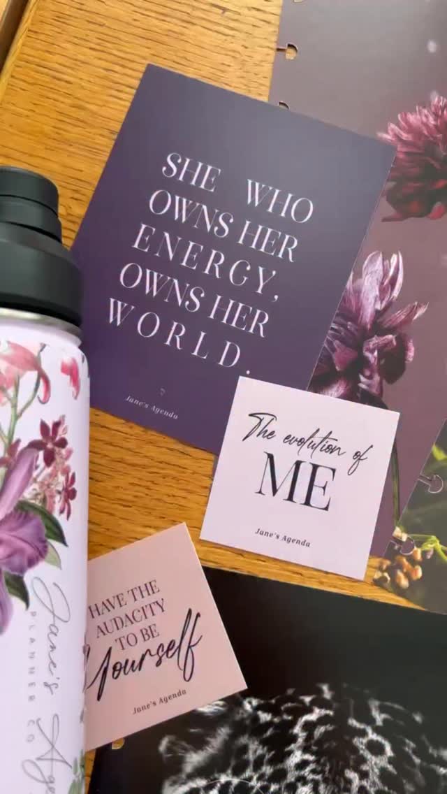 Wow… May’s Deluxe Subscription Box is stunning. 🌸✨

All the fresh spring vibes and I’m completely obsessed. There’s just something about that monthly box that makes my planner-loving heart way too happy. 🥰

#natashashealthyliving #healthyliving #mompreneur #janesagenda #youtuber
