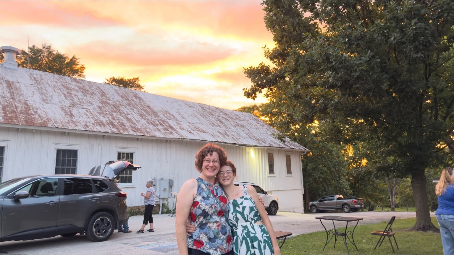 We kicked off my birthday weekend with one of our favorite annual events, Tailgate Thursday at our local historic community center.

You can’t beat the live music, great food, catching up with friends and neighbors, and gorgeous sunsets. 🥰

#augustamo #winecountry #tailgatethursday #smalltownsummer