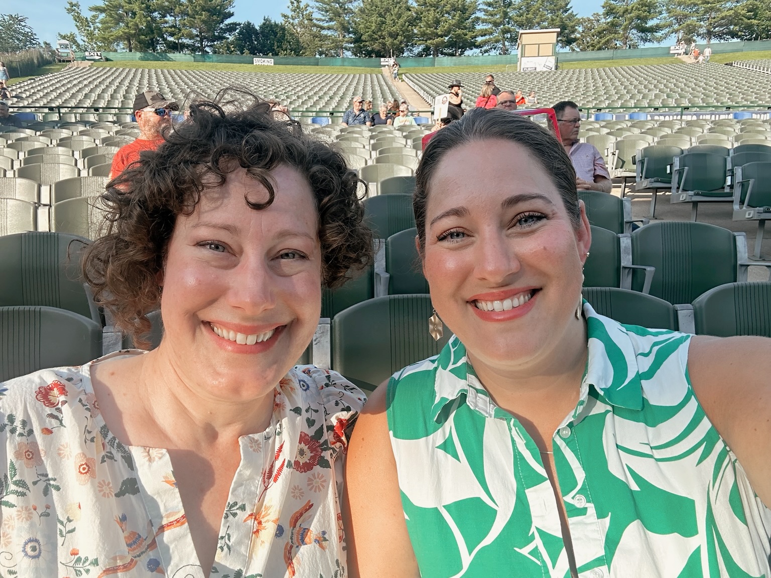 The perfect birthday girls’ getaway. ✨ 

Seeing Alison Krauss & Union Station live was everything I hoped it would be, and I couldn’t imagine a better way to welcome a new year of life. 🥰🎶

#unionstation #alisonkraussandunionstation #girlsgetaway #alisonkrauss